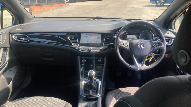 Vauxhall Astra 1.4T 16V 150 SRi Nav 5dr Petrol Hatchback